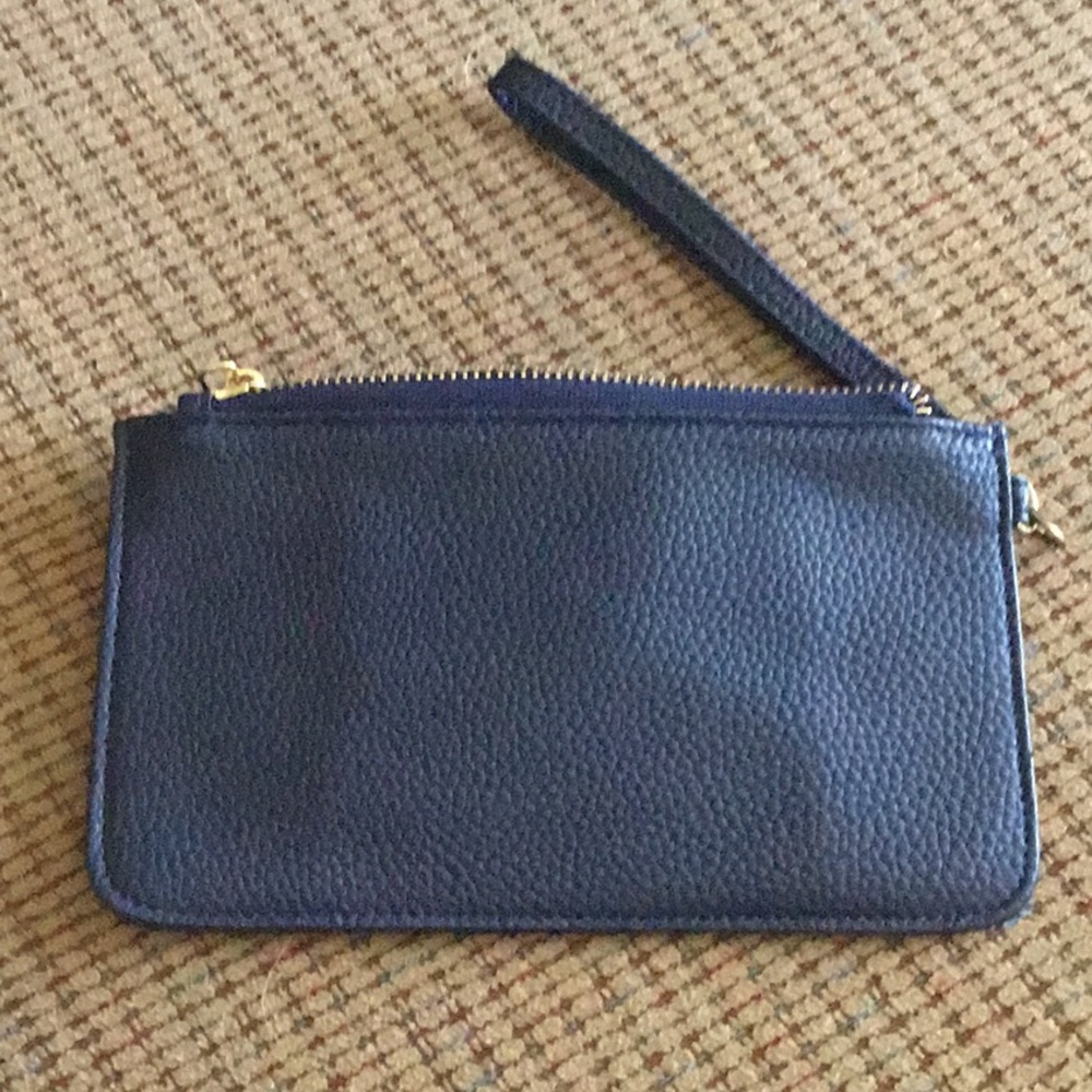Leather Navy Bandolino wristlet - Picture 4 of 5